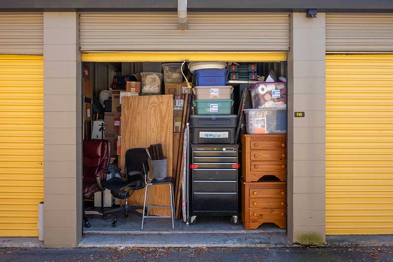 Garde-meubles rempli après un déménagement